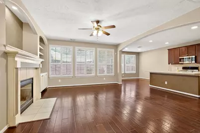 154 W Burberry Circle, The Woodlands, TX 77384 - Photo 6