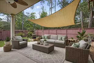 154 W Burberry Cir, The Woodlands, TX 77384 - Photo 2