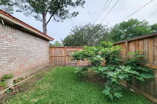 12800 Briar Forest Dr, Houston, TX 77077 - Photo 32