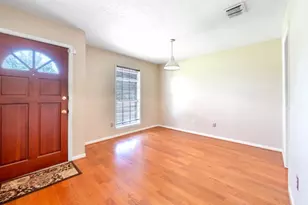 15218 E Hutchinson Cir, Houston, TX 77071 - Photo 6