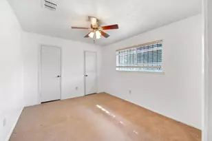 15218 E Hutchinson Cir, Houston, TX 77071 - Photo 12