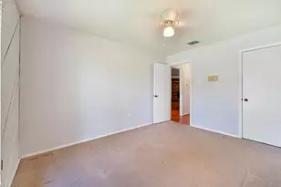 15218 E Hutchinson Cir, Houston, TX 77071 - Photo 10