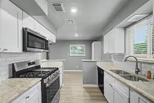 6343 Maple Hill Dr, Houston, TX 77088 - Photo 16