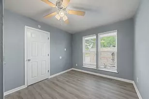 6343 Maple Hill Dr, Houston, TX 77088 - Photo 8