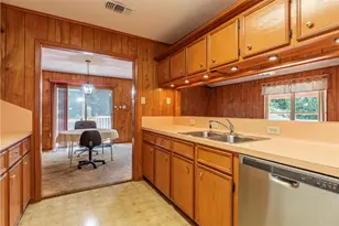 631 E Shore Dr, Clear Lake Shores, TX 77565 - Photo 14