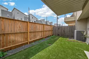 405 Meadow St, Houston, TX 77020 - Photo 2