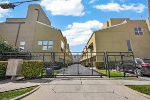 405 Meadow St, Houston, TX 77020 - Photo 1