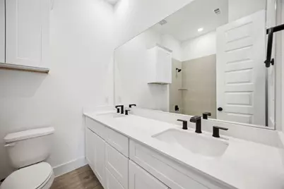 8103 Calhoun Road, Houston, TX 77033 - Photo 16