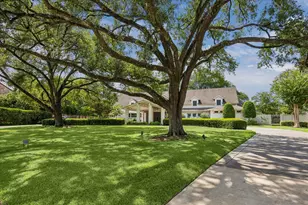 5524 Sturbridge Dr, Houston, TX 77056 - Photo 2