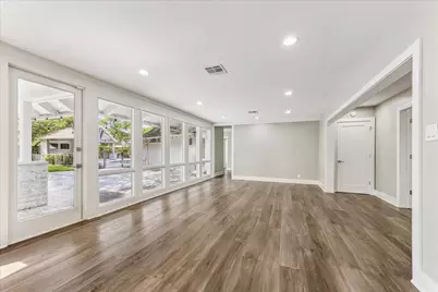 5524 Sturbridge Drive, Houston, TX 77056 - Photo 10