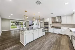 5524 Sturbridge Dr, Houston, TX 77056 - Photo 10