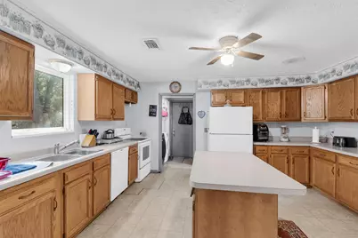 28625 Cedar Court, Huntsville, TX 77340 - Photo 4