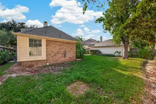 3810 Canary Grass Ln, Houston, TX 77059 - Photo 46