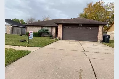 10122 Limewood Lane, Sugar Land, TX 77498 - Photo 2
