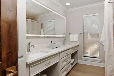 46 N Autumnwood Way, The Woodlands, TX 77380 - Photo 22