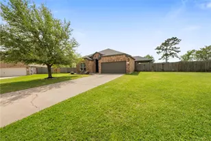 8303 Rocky River St, Baytown, TX 77523 - Photo 2