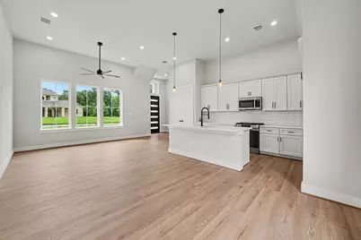 121 Shady Lake Drive, Houston, TX 77336 - Photo 2