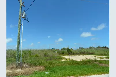 1060 Beach Front Drive, Gilchrist, TX 77617 - Photo 2
