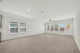 2111 Spring Hollow Dr, Baytown, TX 77521 - Photo 12