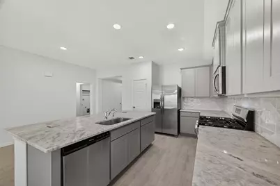 2111 Spring Hollow Drive, Baytown, TX 77521 - Photo 10