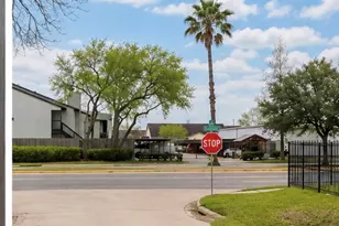 3206 Jarvis St, Houston, TX 77063 - Photo 8