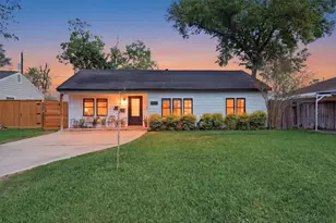 7110 Jalna St, Houston, TX 77055 - Photo 2