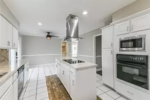 5115 Green Springs Dr, Houston, TX 77066 - Photo 10