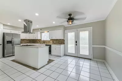 5115 Green Springs Drive, Houston, TX 77066 - Photo 8