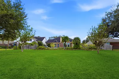 411 Crestwater Trail, Houston, TX 77082 - Photo 12