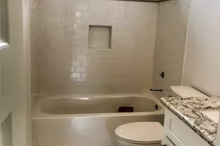 210 Tabor St, Houston, TX 77009 - Photo 28