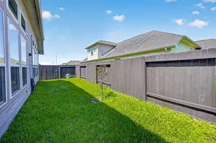8710 Ruddy Duck Ct, Baytown, TX 77521 - Photo 38