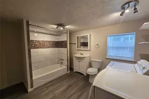 5712 Maco St, Galveston, TX 77551 - Photo 2