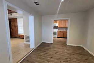 5712 Maco St, Galveston, TX 77551 - Photo 8