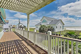 21233 Gulf Dr, Galveston, TX 77554 - Photo 2