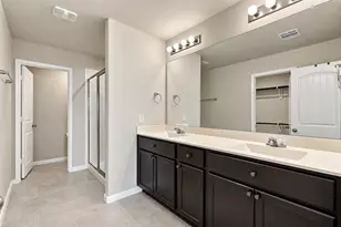 8218 Oakleaf Meadow Ct, Rosharon, TX 77583 - Photo 12