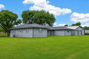 1429 County Rd 192, Alvin, TX 77511 - Photo 2