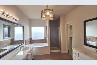 10623 Wallingford Place, Houston, TX 77042 - Photo 26