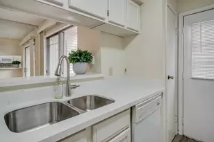 3100 Jeanetta St, Houston, TX 77063 - Photo 10