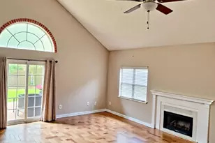 1015 Green Meadow St, Beaumont, TX 77706 - Photo 6