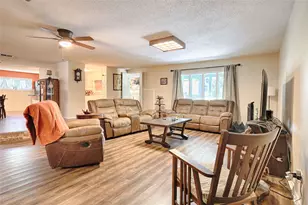 604 N Market St, Hallettsville, TX 77964 - Photo 2