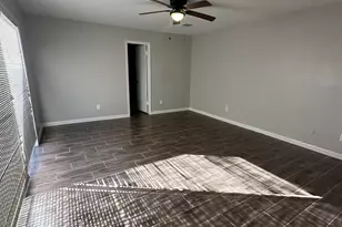 7846 Bankside Dr Dr, Houston, TX 77071 - Photo 10