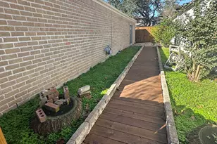 7846 Bankside Dr Dr, Houston, TX 77071 - Photo 22