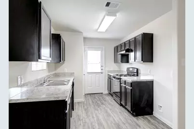 5807 Dawn Light Circle, Houston, TX 77048 - Photo 2