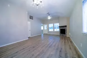 117 Harbour Town Cir, Conroe, TX 77356 - Photo 2