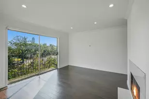 2333 Bering Dr, Houston, TX 77057 - Photo 2