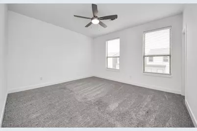 18527 Centro Row, Shenandoah, TX 77385 - Photo 32