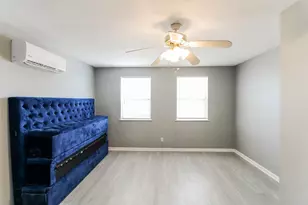 610 Ball, Galveston, TX 77550 - Photo 4