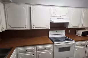 5217 Arboles Dr, Houston, TX 77035 - Photo 10