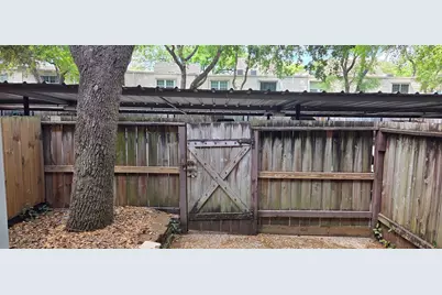 5217 Arboles Drive #D, Houston, TX 77035 - Photo 22