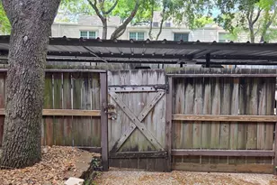 5217 Arboles Dr, Houston, TX 77035 - Photo 22